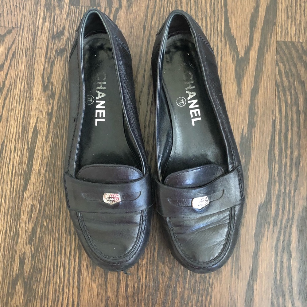 Vintage CHANEL leather flats